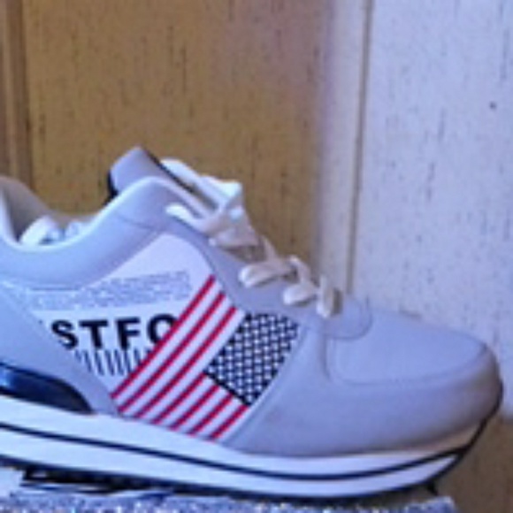 Shoes - Picture 1 of 2